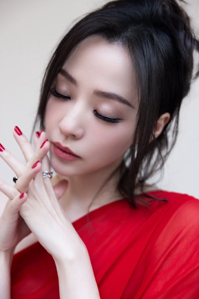 药屋少女的呢喃 海报